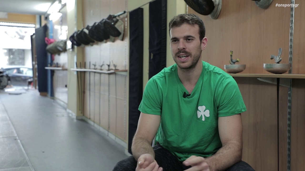 Ένα ασημένιο και ένα χάλκινο μετάλλιο