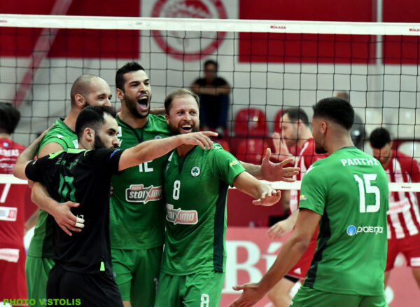 Έσπασε την έδρα