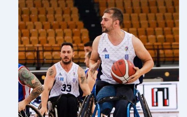 Μαχητική η Εθνική με τρία «τριφύλλια»