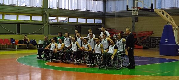 Συνεχίζουν αήττητοι