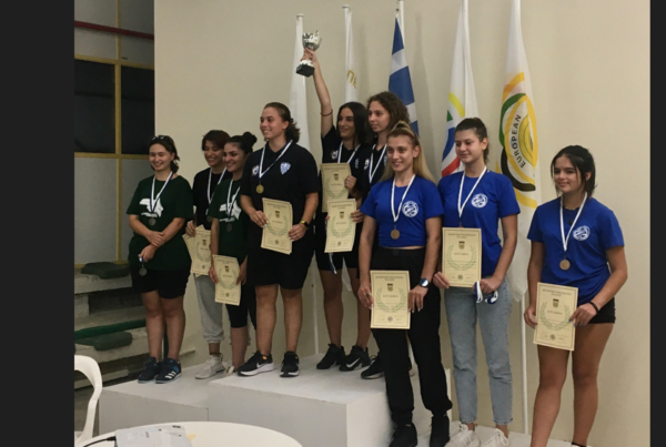Σε υψηλό επίπεδο νέοι άνδρες και νέες γυναίκες