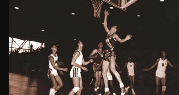 Σαν σήμερα το 1956- Ψηλά η σημαία και στη Μελβούρνη