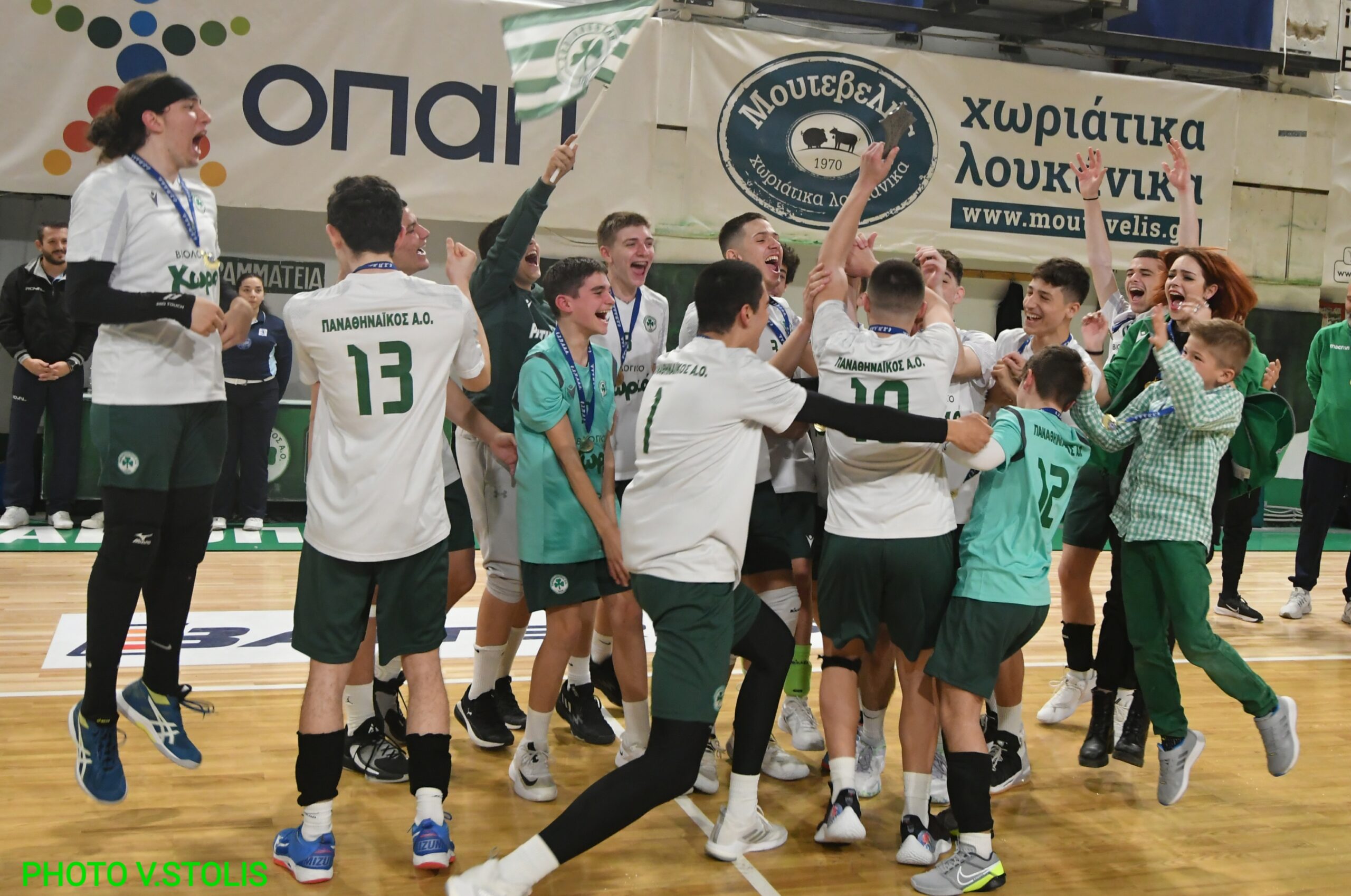 «Τριφυλλάρες» σήκωσαν την 1680η κούπα!