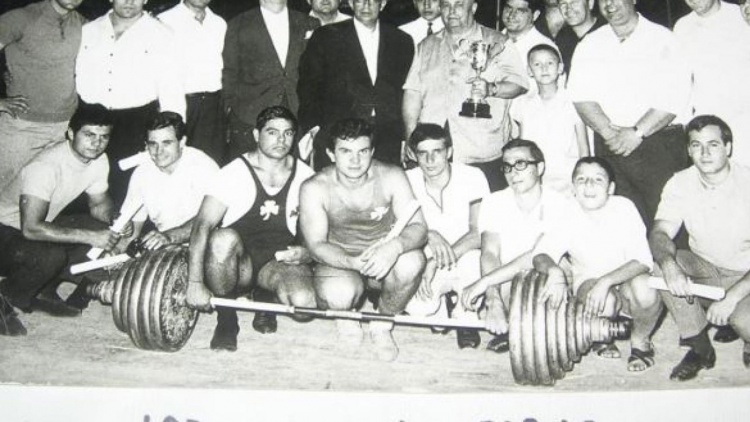 Σαν σήμερα το 1965-Πολλά κιλά… «τριφύλλια»