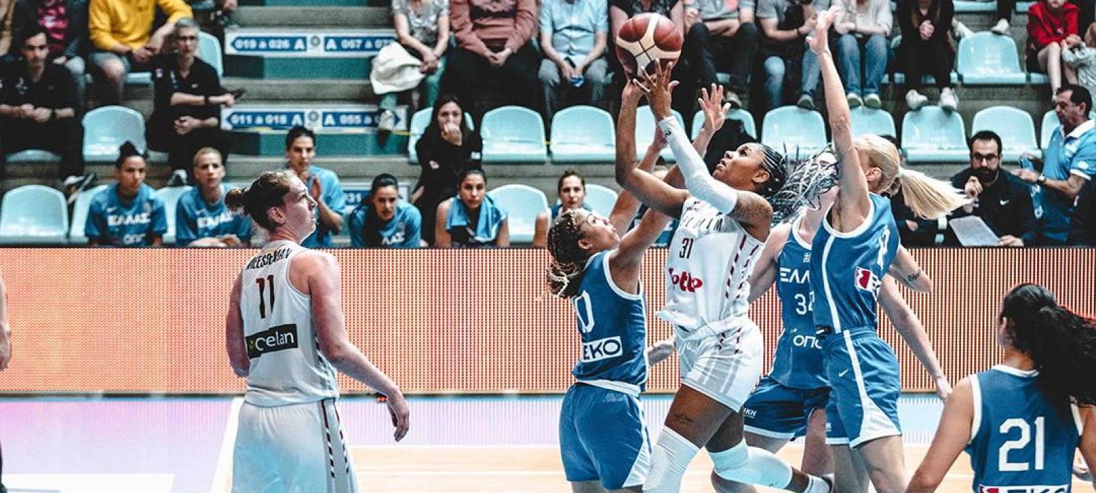 Φιλική ήττα με πέντε «πράσινες»