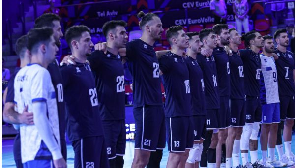 Δυναμική εμφάνιση κόντρα στη Γαλλία με δύο «τριφύλλια»