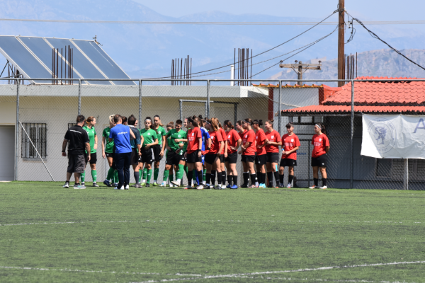 Τρία γκολ για το «τριφύλλι»