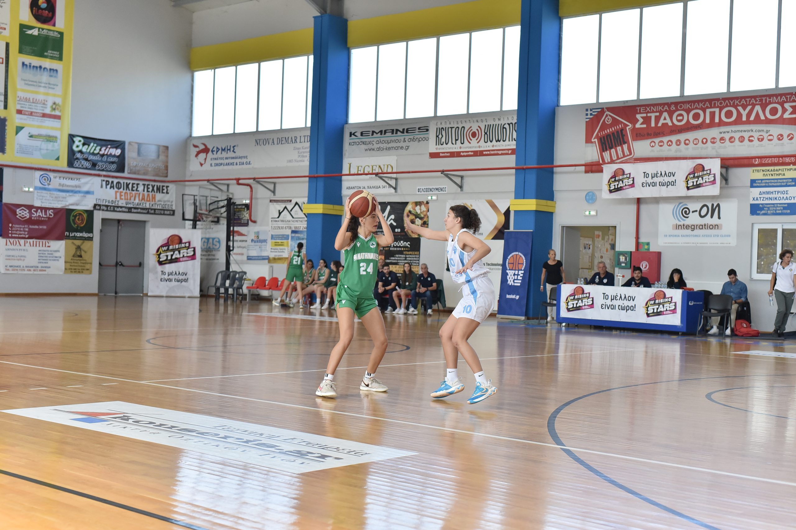 Ευρεία νίκη για τις νεάνιδες