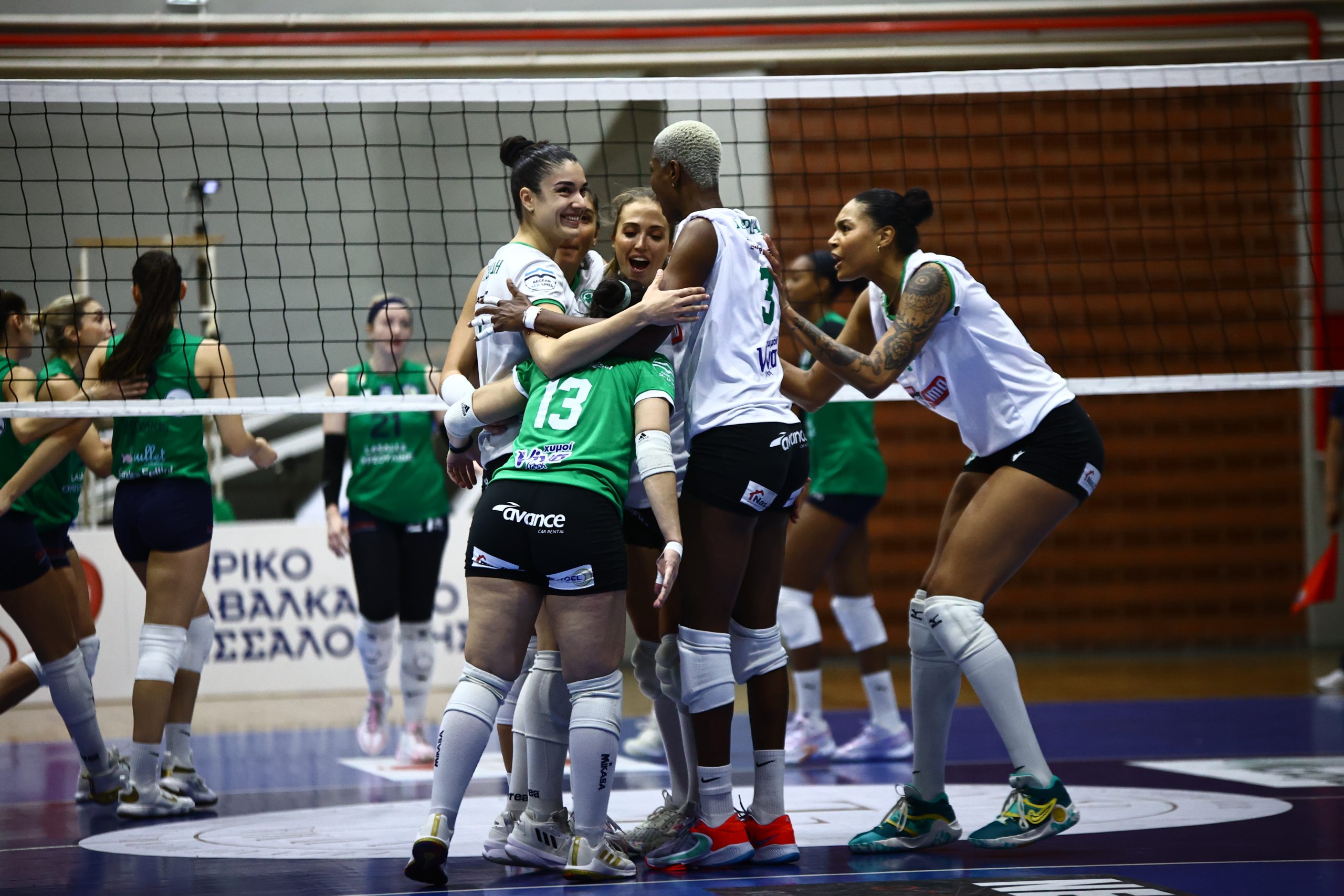 Φίνα κορίτσια στη Θεσσαλονίκη