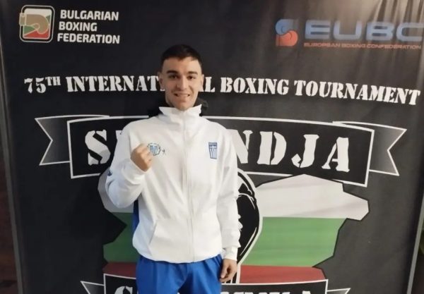 Διεθνείς γροθιές από Παππά