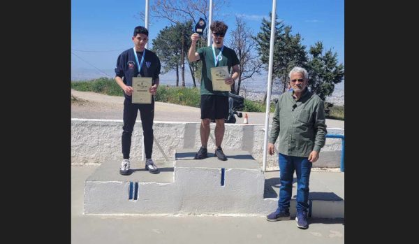 Στο …στόχαστρο το βάθρο