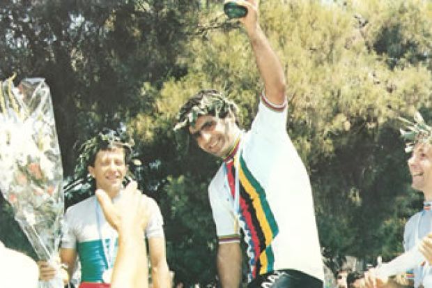 Σαν σήμερα το 1984-Πρώτος στον γύρο της Αιγύπτου