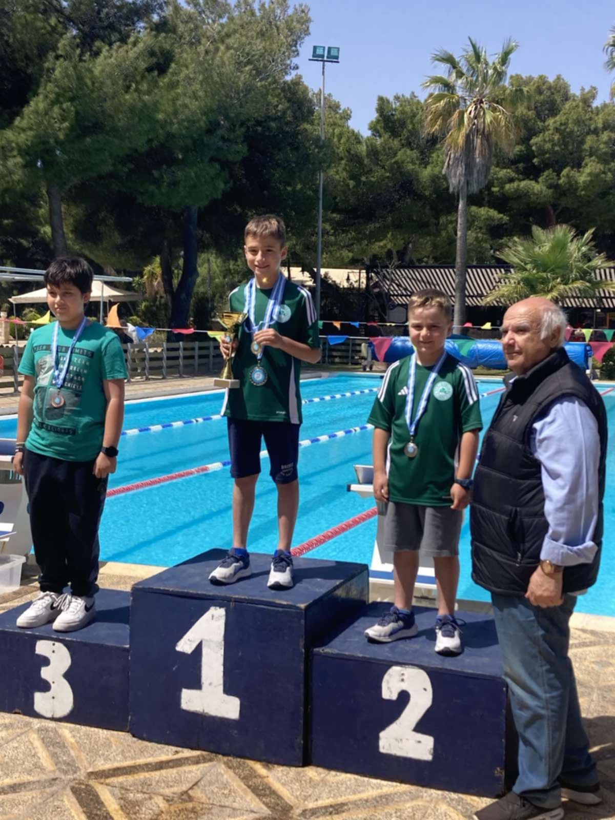 «Πρασίνισε» το βάθρο