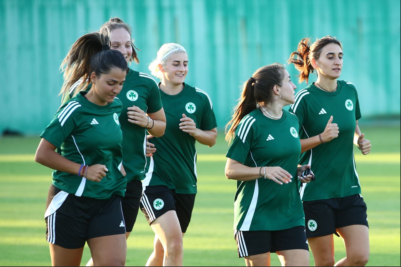 Η επίσημη πρώτη για τη γυναικεία ομάδα ποδοσφαίρου