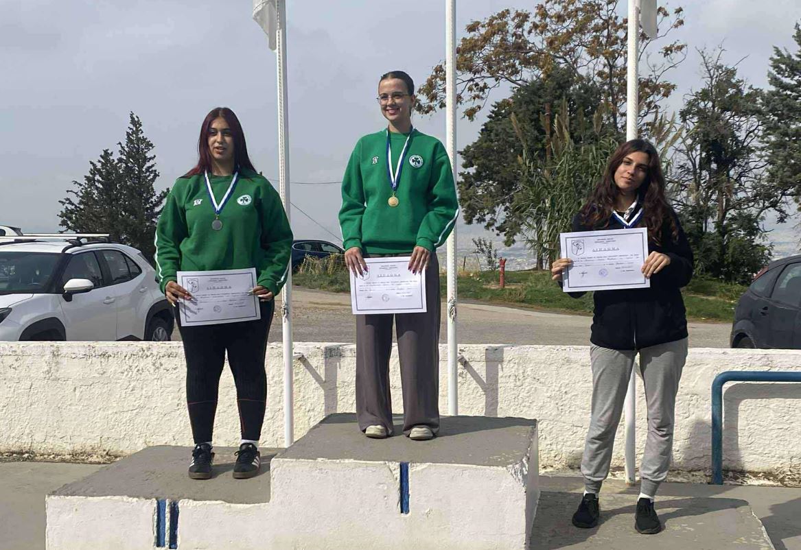 Ψηλά το «τριφύλλι»