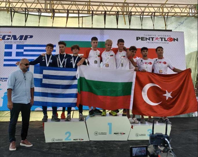 Την πράσινη σημαία μας ψηλά…