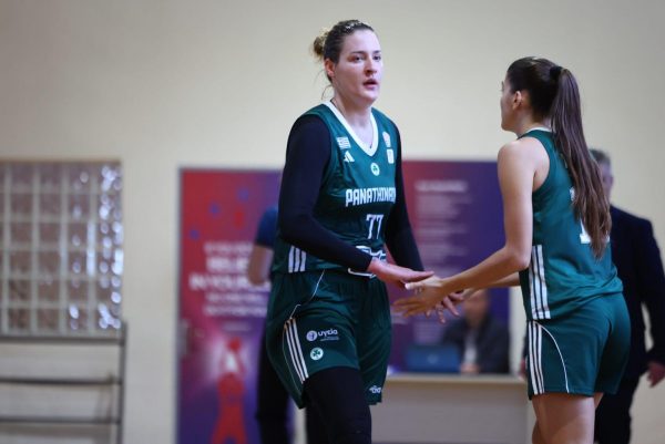 Συνεχίζουν πρώτες και αήττητες