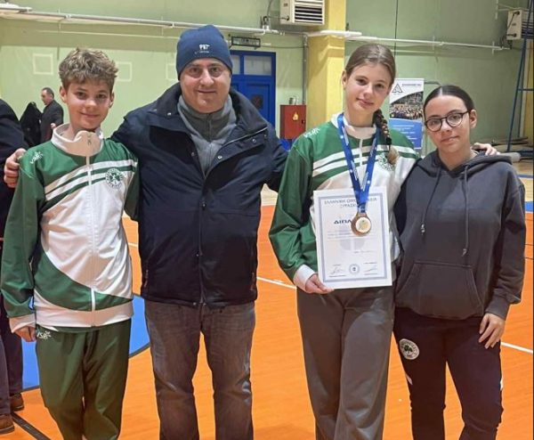 «Χάλκινη» Παυλοπούλου και πρόκριση