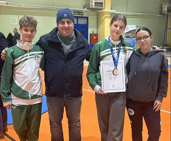 «Χάλκινη» Παυλοπούλου και πρόκριση