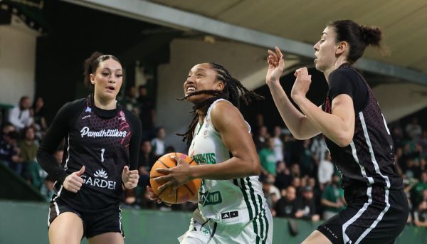 Νίκη με το βλέμμα στην Τουρκία