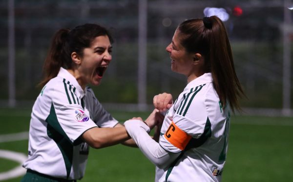 Καταιγιστικό το «τριφύλλι» συνέτριψε με 13-0 τον Άφοβο.