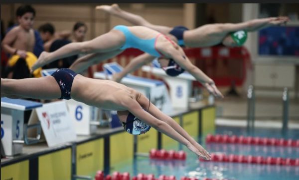 Τα «τριφυλλάκια» στην πισίνα