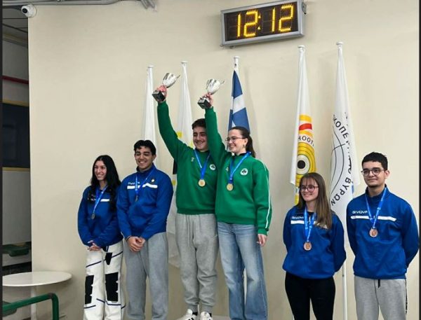 Στο βάθρο τα «τριφύλλια»