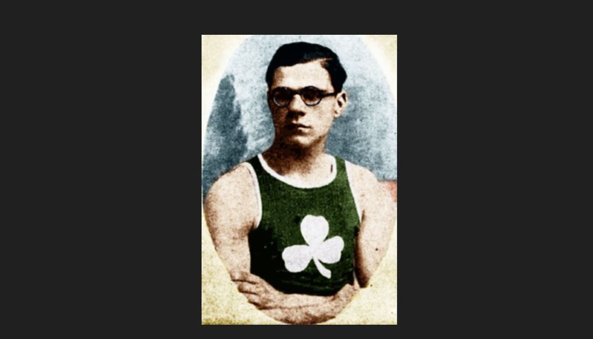 Ο «πράσινος» σημαιοφόρος Αντώνης Καρυοφύλλης!