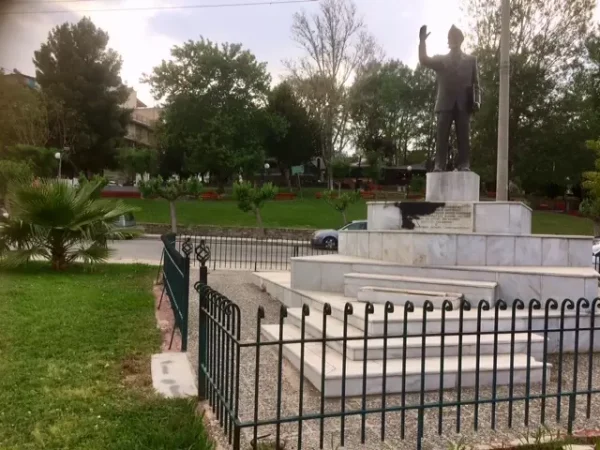 ΠΑΝΑΘΗΝΑΪΚΟΣ ΛΟΦΟΥ ΑΞΙΩΜΑΤΙΚΩΝ ΠΕΡΙΣΤΕΡΙΟΥ