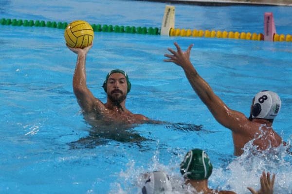Νίκη με το βλέμμα στο ντέρμπι